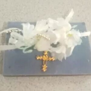 ⭐️5/$25 SALE Vintage Avon 1995 Season Of Lilies Pin/Brooch